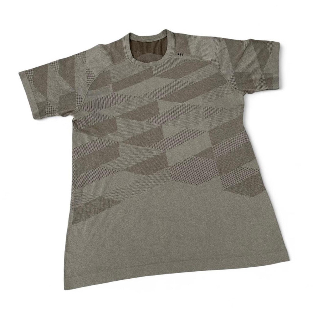 Lululemon Grey Short Sleeve T-shirt - Size M